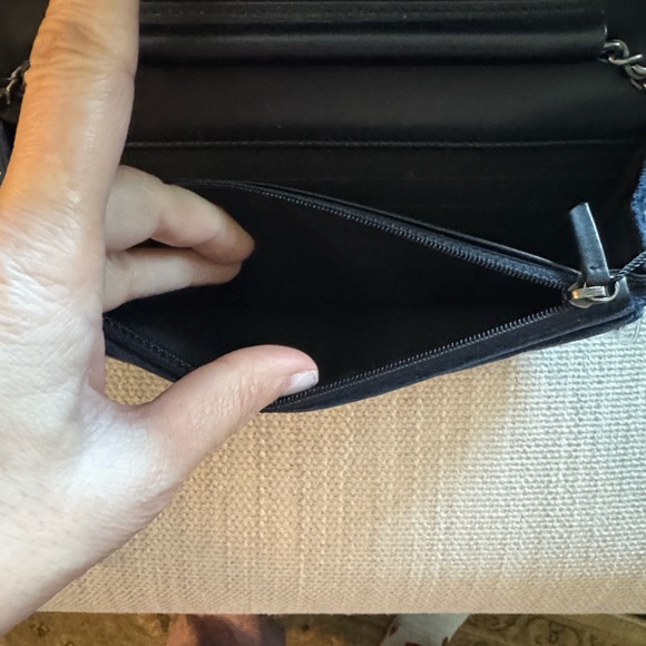 Prada Black nylon wallet great condition. Vintage 100% Authentic - Picture 9 of 11